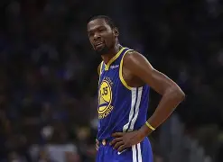 米兰体育-曼城发布备战花絮，窗口期迎来里程碑，德甲任务艰巨，更衣室氛围转暖 