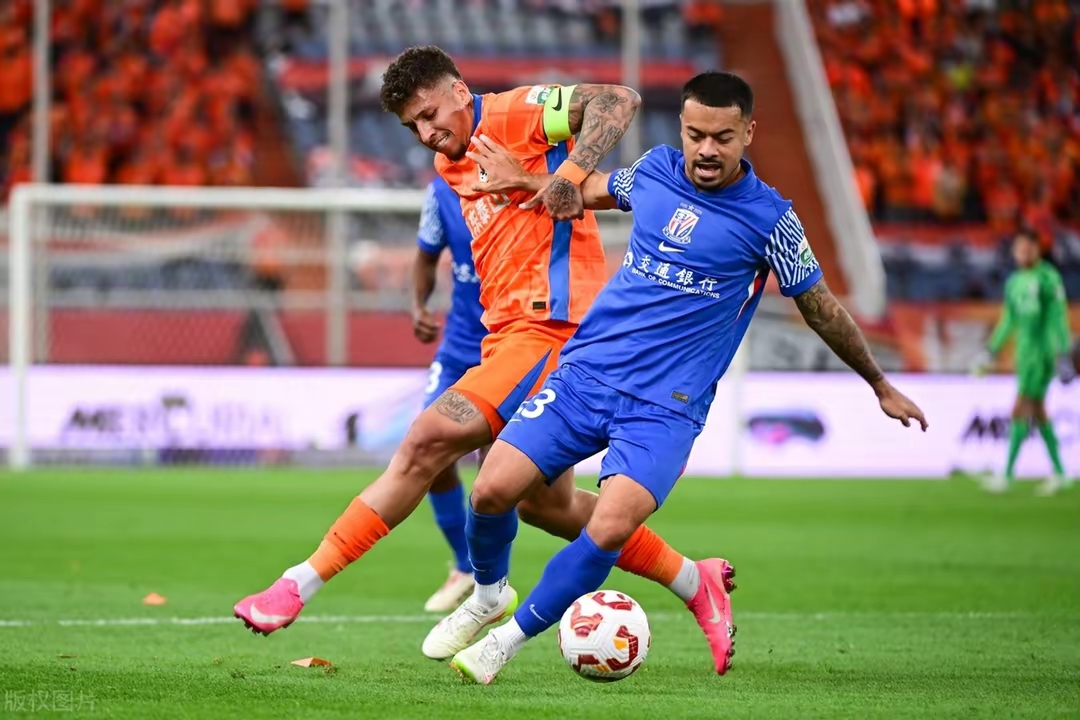 米兰棋牌入口-今晨欧超杯焦点战；上海申花刷新队史纪录；气氛紧张；身体对抗强度拉满的简单介绍